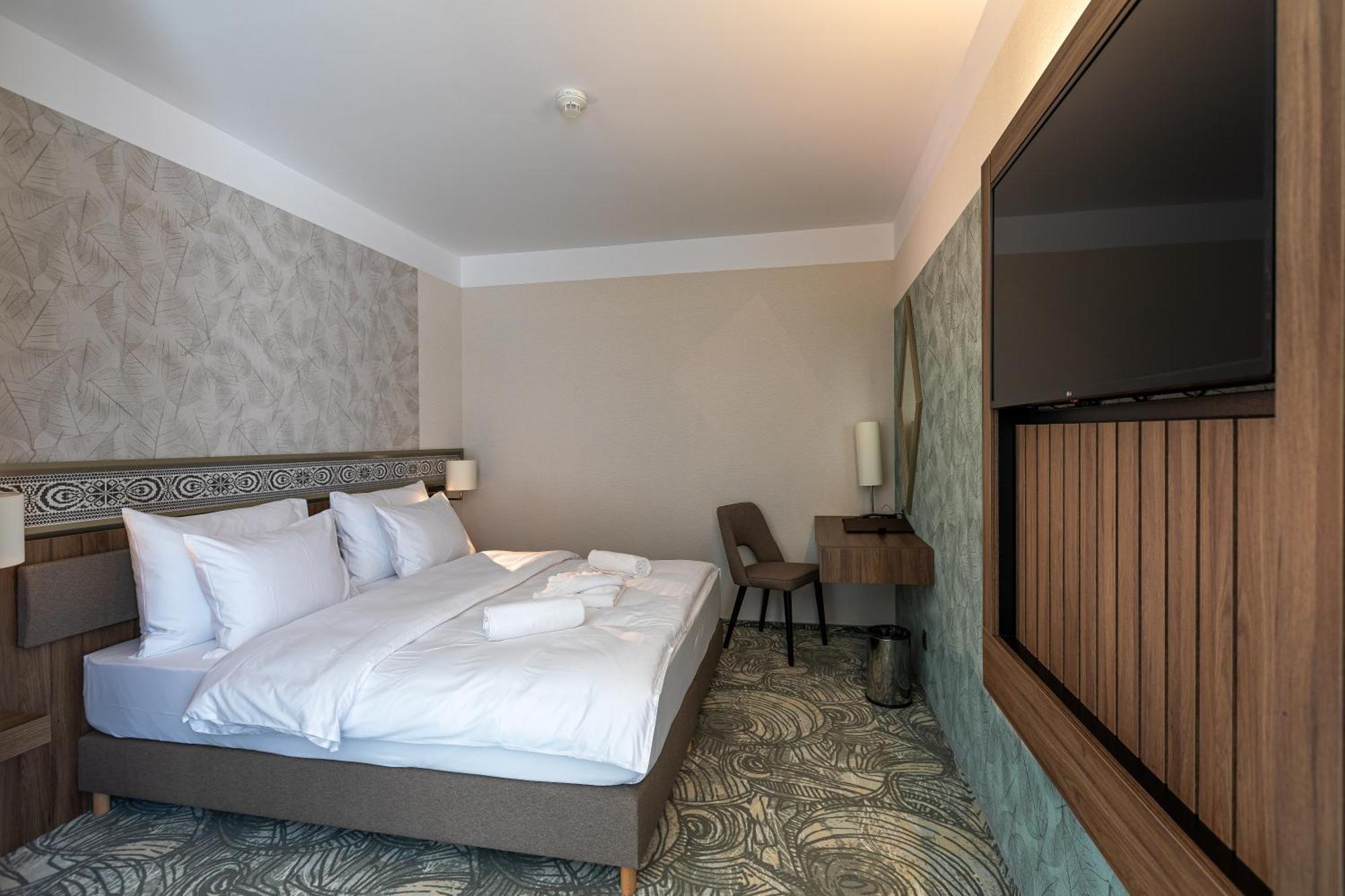 Hotel Crystal Wellness & Spa Superior Sovata Exterior foto